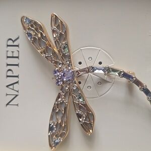 NAPIER BRAND BEAUTIFUL DIAMOND AND GOLDTONE DRAGONFLY FASHION JEWELRY PIN